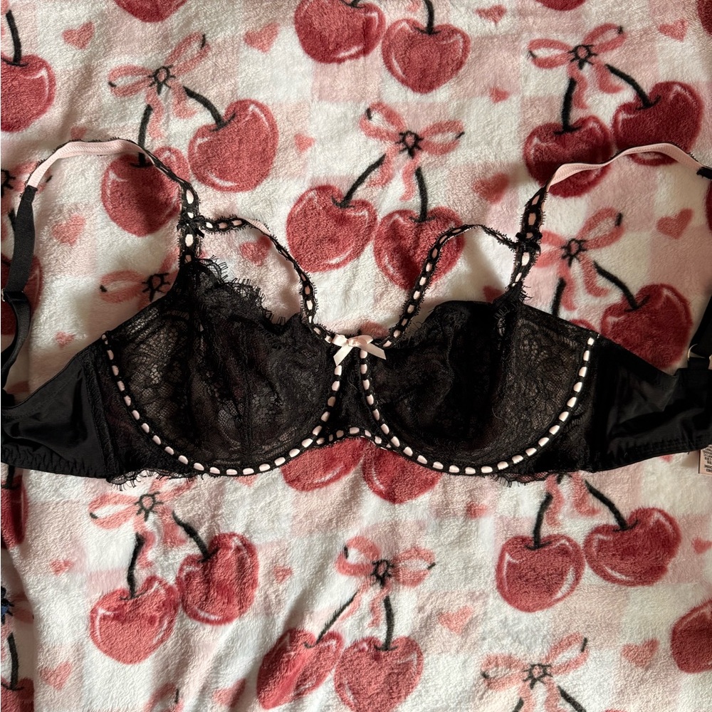 Victoria's Secret Black and Pink Lace Bra